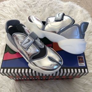 nike aqua rift silver